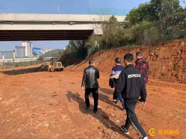 慈利縣建投集團(tuán)、慈姑建材公司：現(xiàn)場踏勘建筑垃圾綜合治理項目建設(shè)情況